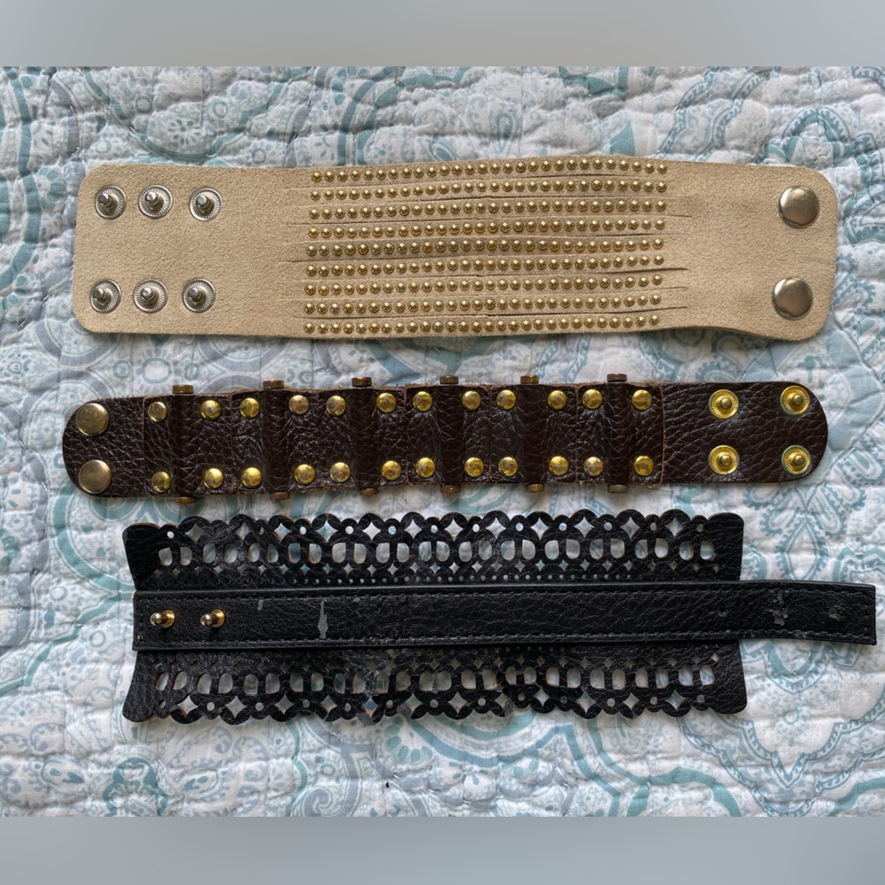 Set of 3 leather/suede bracelets